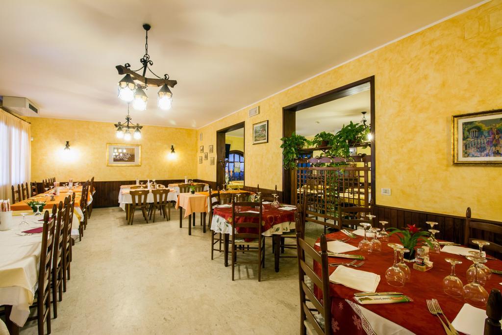 Albergo Ristorante Da Felice Loria Luaran gambar